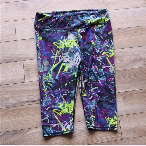Fabletics Pants - Fabletics cropped legging